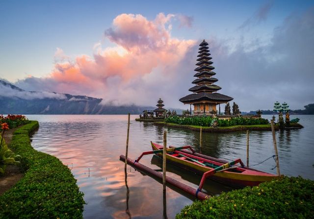 عرض اندونيسيا 09 ليالي 10 ايام فردين