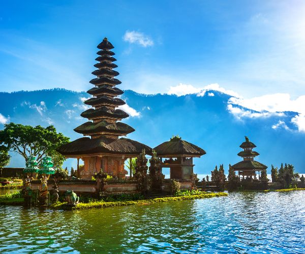 عرض اندونيسيا 05 ليالي 06 ايام